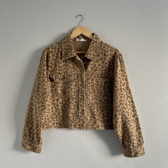 Hope Ave | Brown Animal Print Cropped Button Down Jacket. - Picture 2 of 8